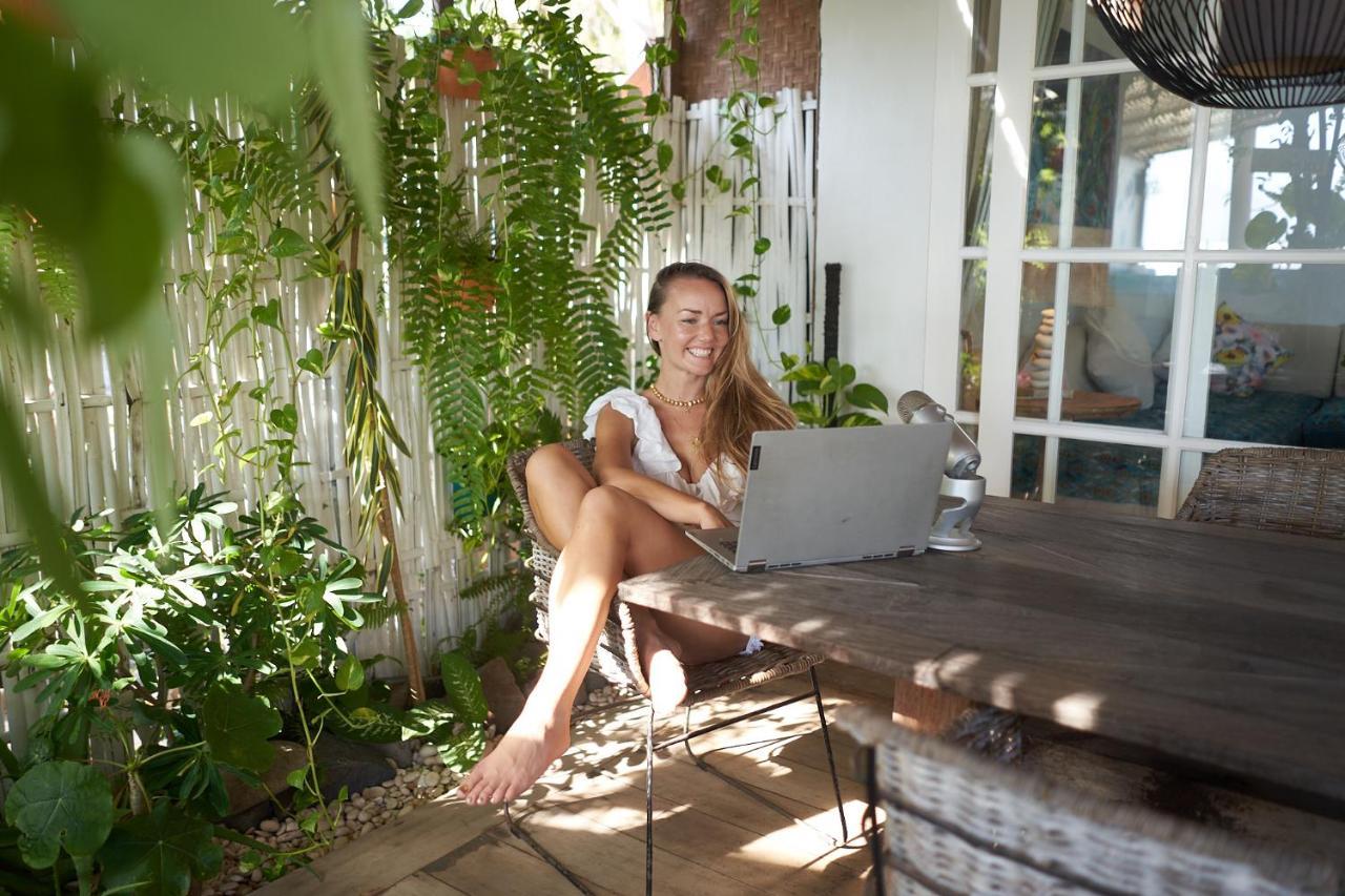 Serenity Luxurious Beachfront Villa & Spa With Private Infinity Pool, 8 Guests Gili Air Luaran gambar