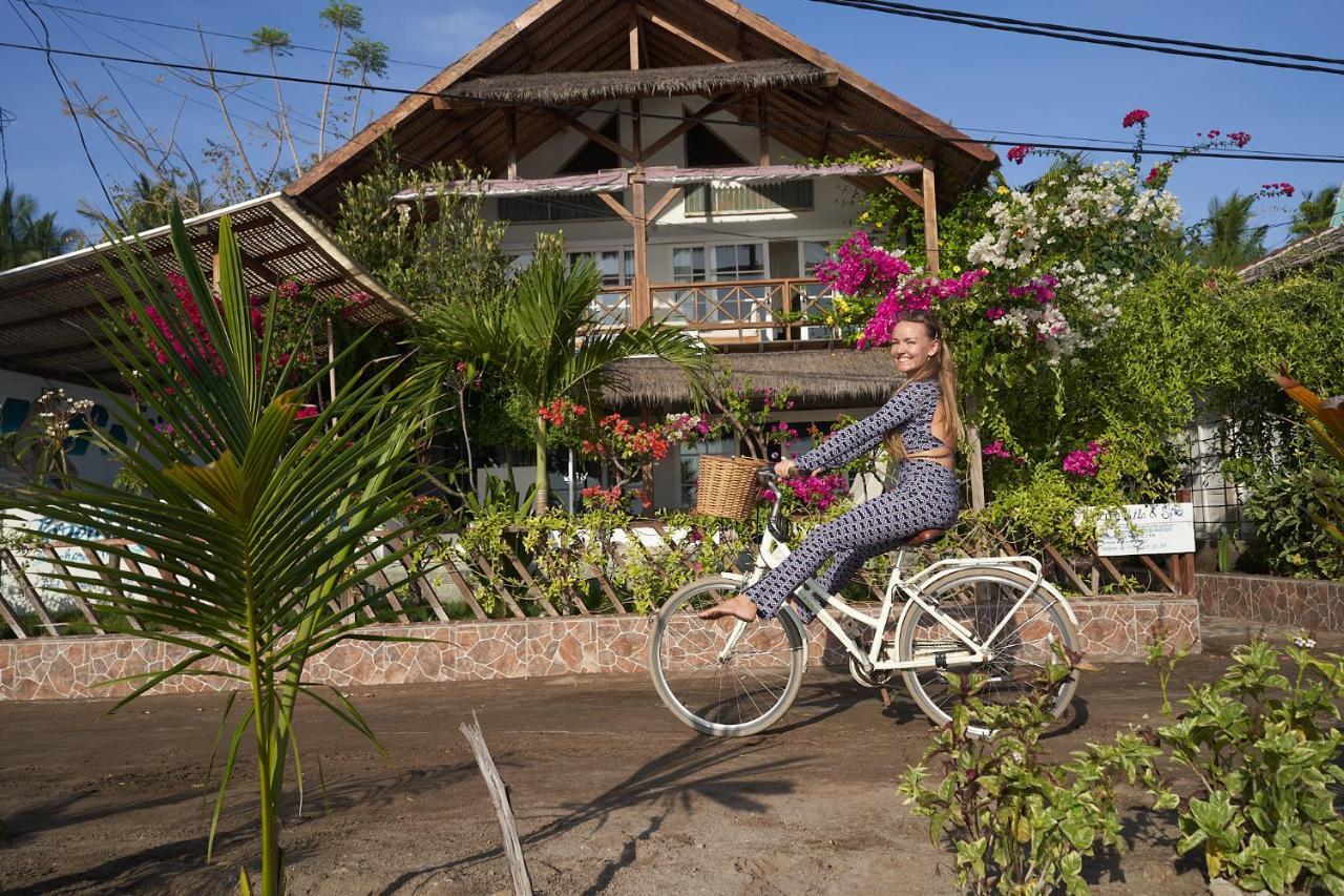 Serenity Luxurious Beachfront Villa & Spa With Private Infinity Pool, 8 Guests Gili Air Luaran gambar