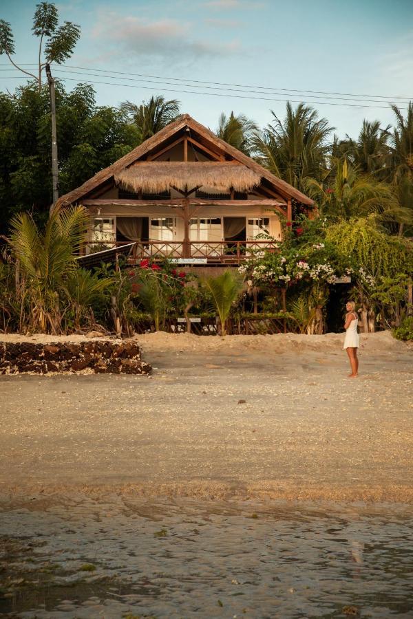 Serenity Luxurious Beachfront Villa & Spa With Private Infinity Pool, 8 Guests Gili Air Luaran gambar