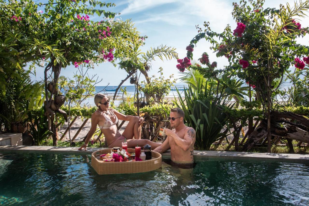 Serenity Luxurious Beachfront Villa & Spa With Private Infinity Pool, 8 Guests Gili Air Luaran gambar