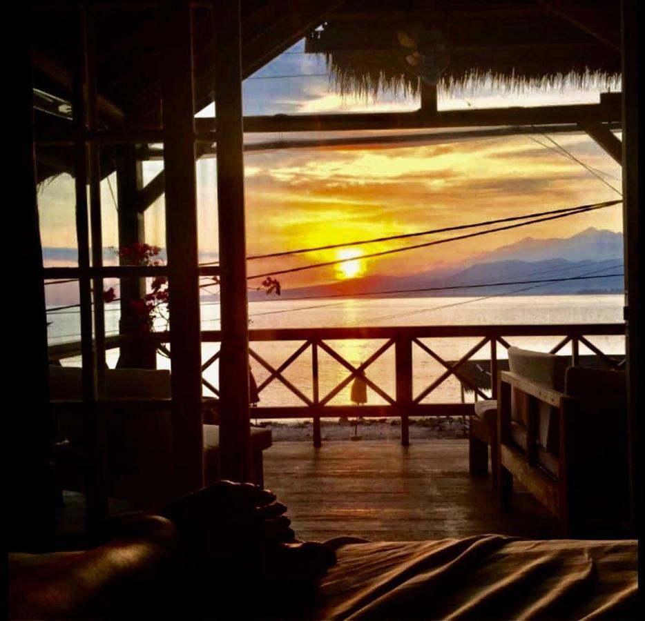 Serenity Luxurious Beachfront Villa & Spa With Private Infinity Pool, 8 Guests Gili Air Luaran gambar